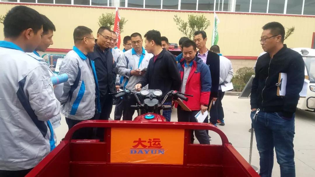 公司邀請陜西區(qū)域重點(diǎn)商家來司參加產(chǎn)品改進(jìn)評審會(huì)